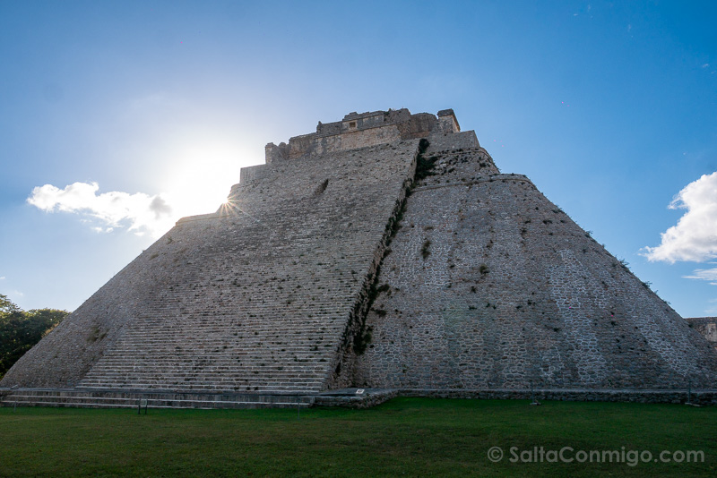 Uxmal Piramide Adivino Hechicero Enano Sol