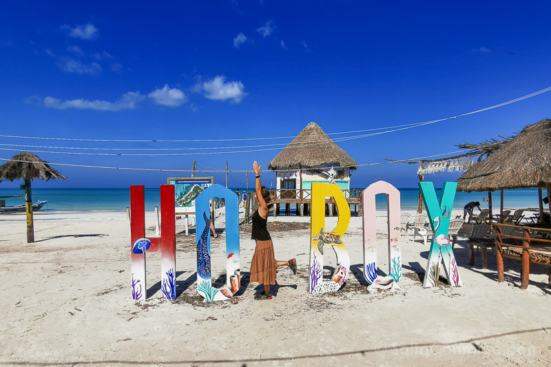 Que Ver en Holbox Letras Sara