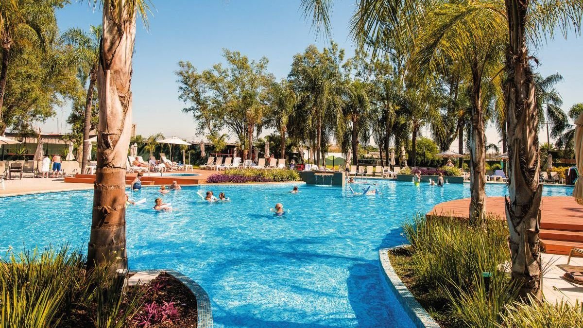 Qué lugares imperdibles visitar en el paisaje de Termas de Río Hondo ✓