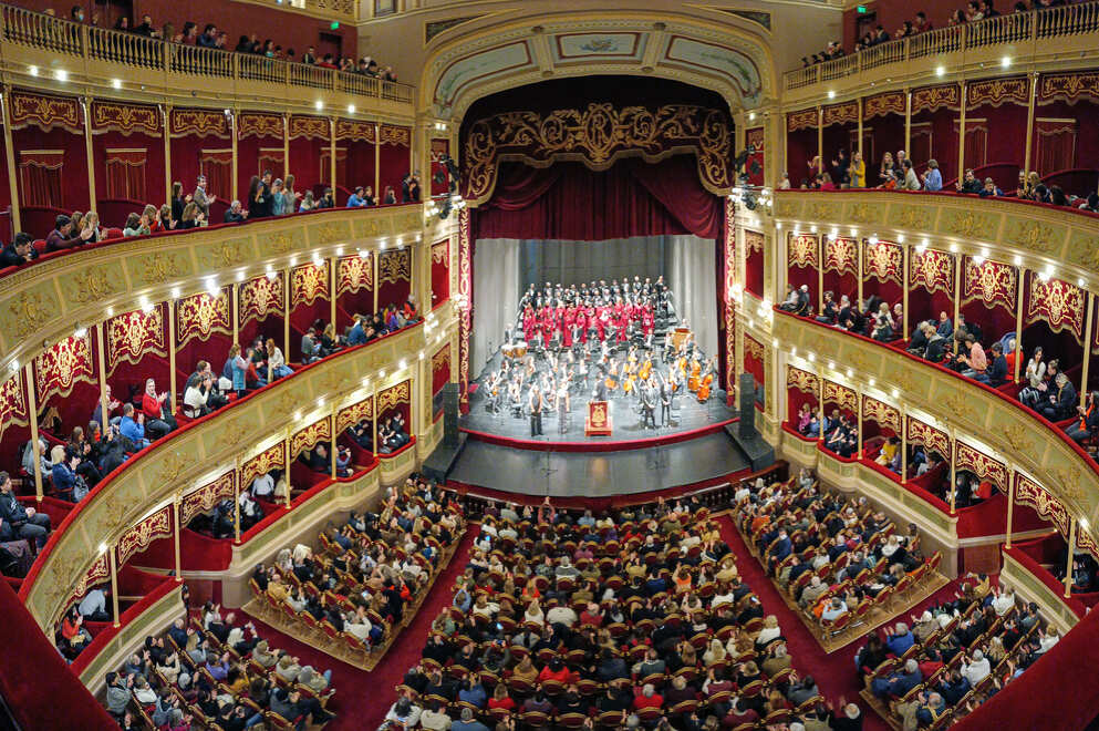 teatro-del-libertador_lleno_concierto-requiem-de-mozart_junio-2022_orquesta-sinfonica-y-coro-polifonico-de-cordoba
