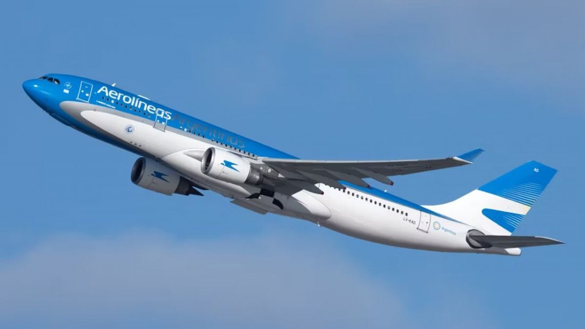 Un avión de Aerolíneas Argentinas debió sobrevolar casi una hora sobre Santa Fe sin poder aterrizar
