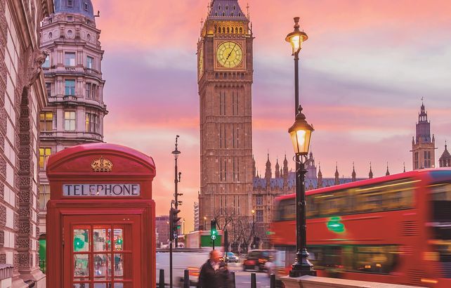Londres guarda rincones históricos, desde museos y monumentos, hasta pubs para relajarse tomando un trago o cerveza. Londres guarda rincones históricos, desde museos y monumentos, hasta pubs para relajarse tomando un trago o cerveza.
