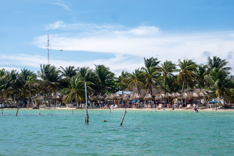 Que Hacer en Mahahual Playa Club Desde Barca