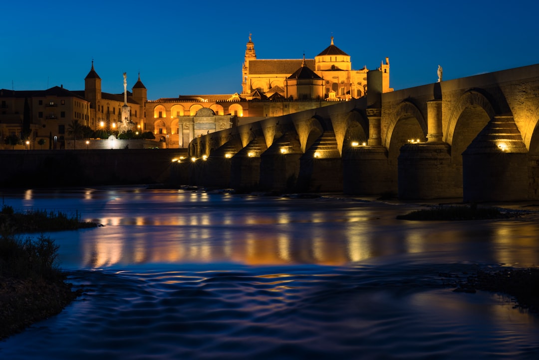 Córdoba de noche: por qué la vida universitaria en el Casco Antiguo es la mejor sorpresa de tu viaje