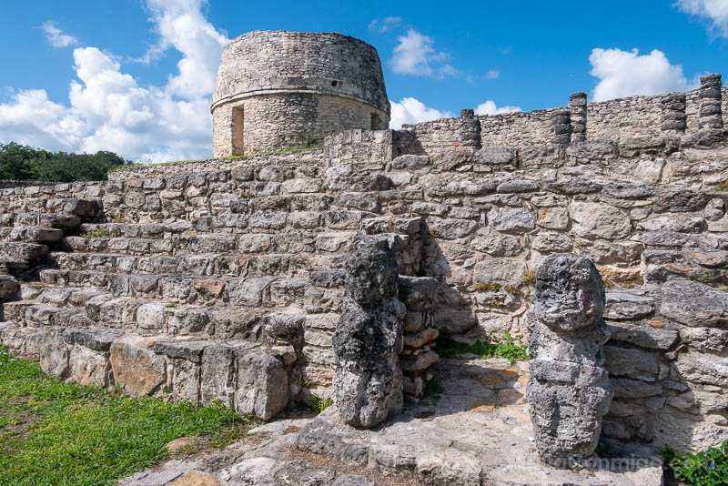 Ruinas Mayas Mayapan Yucatan Mexico Templo Redondo