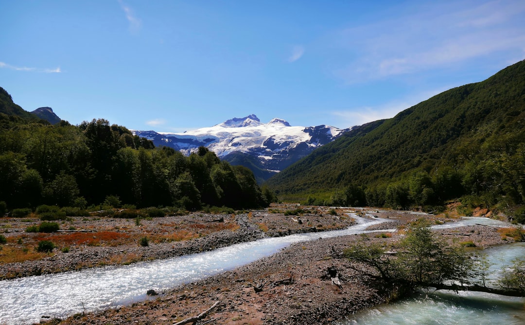 San Martín de los Andes en otoño: la Patagonia te espera con sus colores más vibrantes