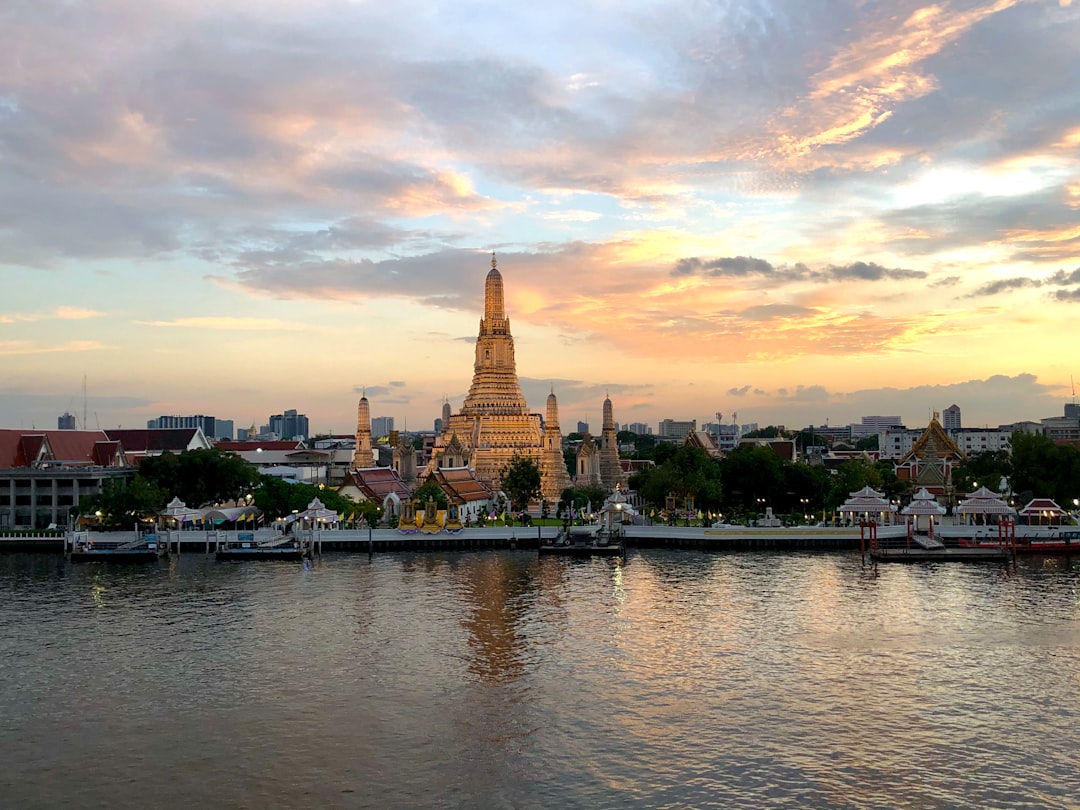 Los templos secretos de Bangkok que los turistas no encuentran: guía para conectar con el budismo tailandés