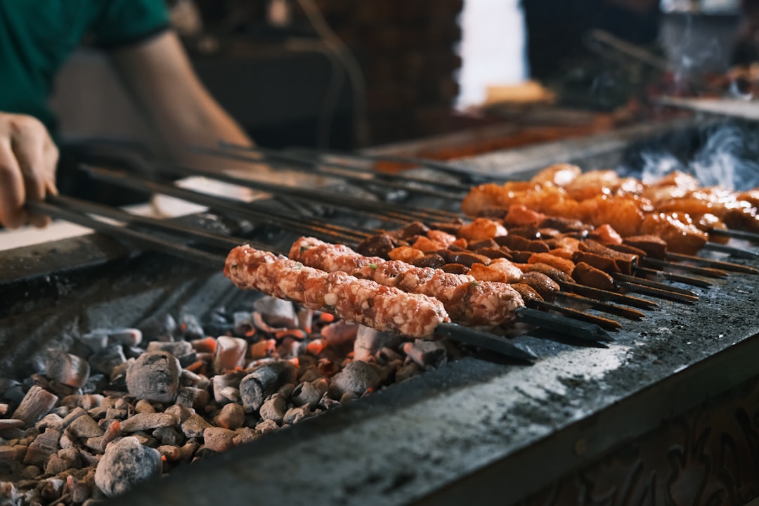 Los kebabs que te van a enamorar en Estambul: una travesía por los sabores más auténticos de Turquía