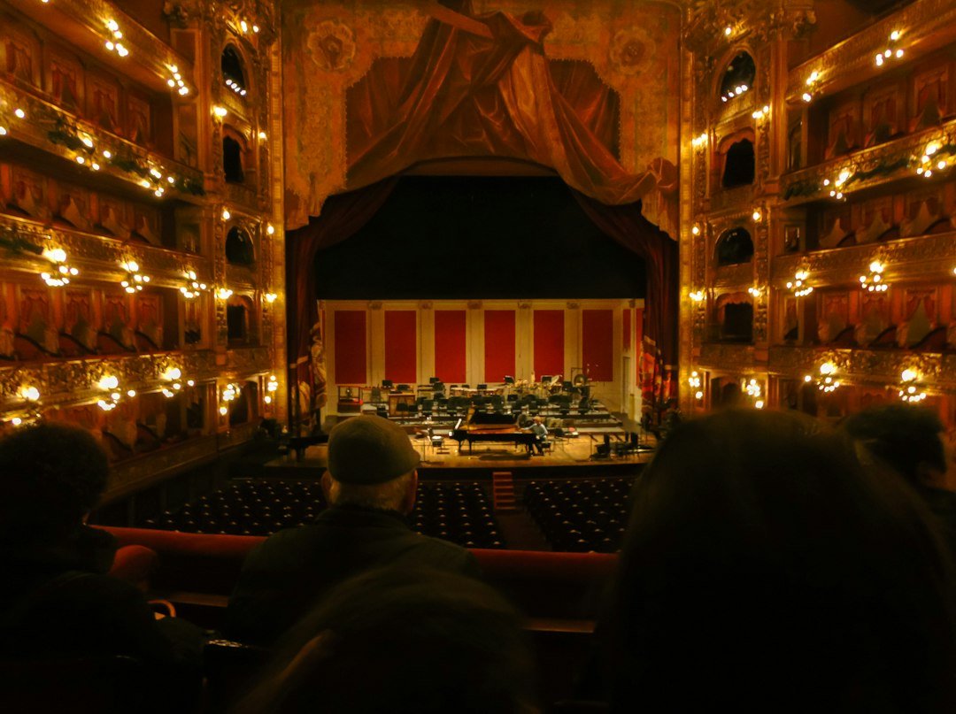 El Teatro Colón: la catedral de la ópera donde Buenos Aires respira cultura