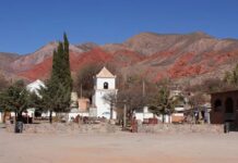 Uquía: qué visitar, iglesia, Quebrada de las Señoritas