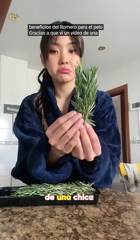Así puedes hacer tu propia agua de romero: el truco de abuela para tener la melena súper larga