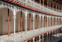 La joya escondida de Chamberí donde Rosalía se ha sentado con el periodista británico al que dejó sin palabras para hablar de ‘Lux’