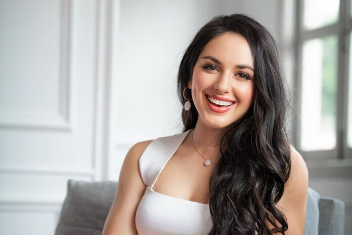 Shadé Zahrai, psicóloga, sobre cómo contestar a consejos no deseados: “Sirve para cerrar firmemente la conversación cuando te bombardean con «deberías»”