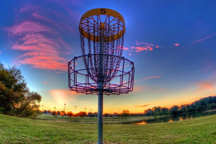 disc_golf_sunset-crop_custom_2400x1026_at_0-55-701476315551126-ofwqzslhvqsf0k563jcflqfslcvoli43w3dhvxuug8