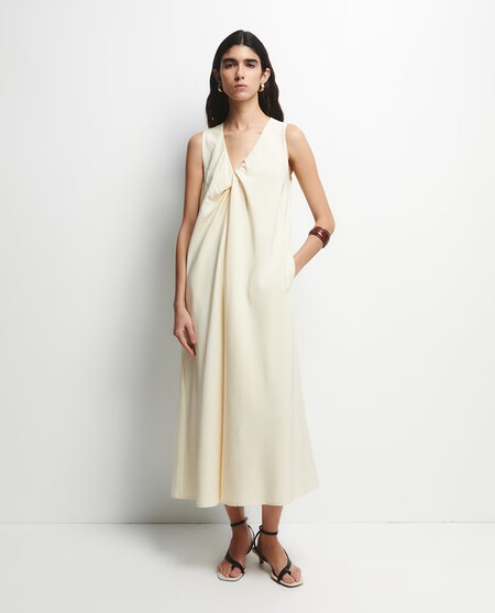 El vestido con vuelo para mujeres de 50 ideal para toda la primavera: cómodo, elegante y a la venta en El Corte Inglés