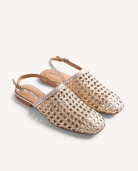 Mitad bailarinas, mitad calzado marroquí: Gioseppo tiene los zapatos dorados de vestir más en tendencia de la primavera