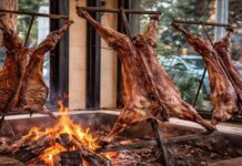 El cordero al asador en El Calafate: un ritual patagónico que tenés que vivir