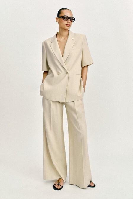 Ya están en Zara los nuevos conjuntos cómodos y elegantes para llevar a la oficina en primavera (y reutilizar en verano)
