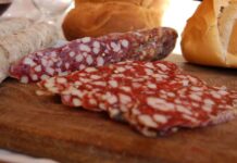 Mercedes: gastronomía y auge de viñedos