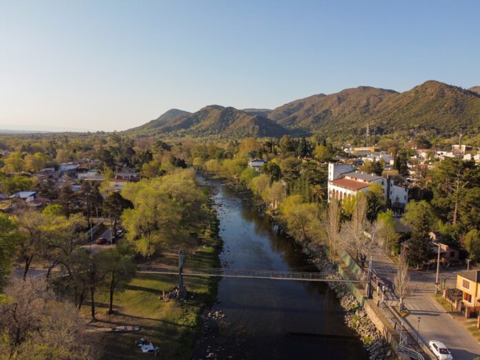 Volá sobre La Cumbre: la experiencia de parapente que te va a dejar sin palabras en Córdoba