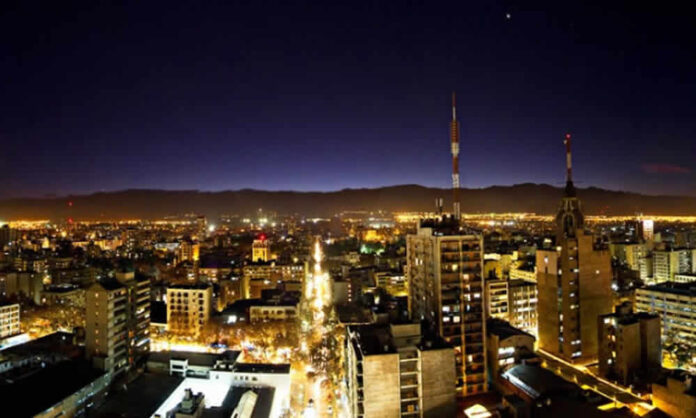 Mendoza de noche: las mejores discotecas y bares donde la ciudad cobra vida