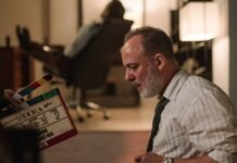 Javier Gutiérrez (55), sobre su infancia en Ferrol en los años 80: “Había poco tiempo para disfrutar en la calle y mucho para estar encerrado en mi habitación”